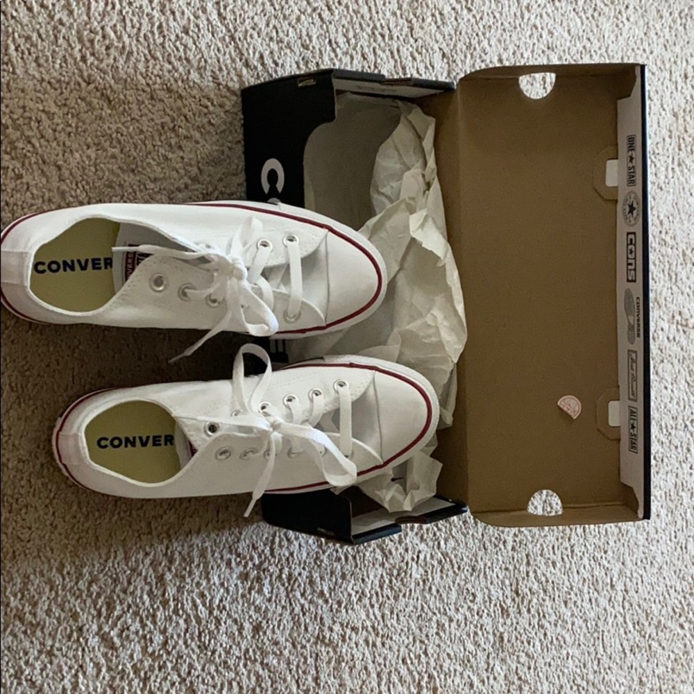 Converse Size 8.5 shoes (new)